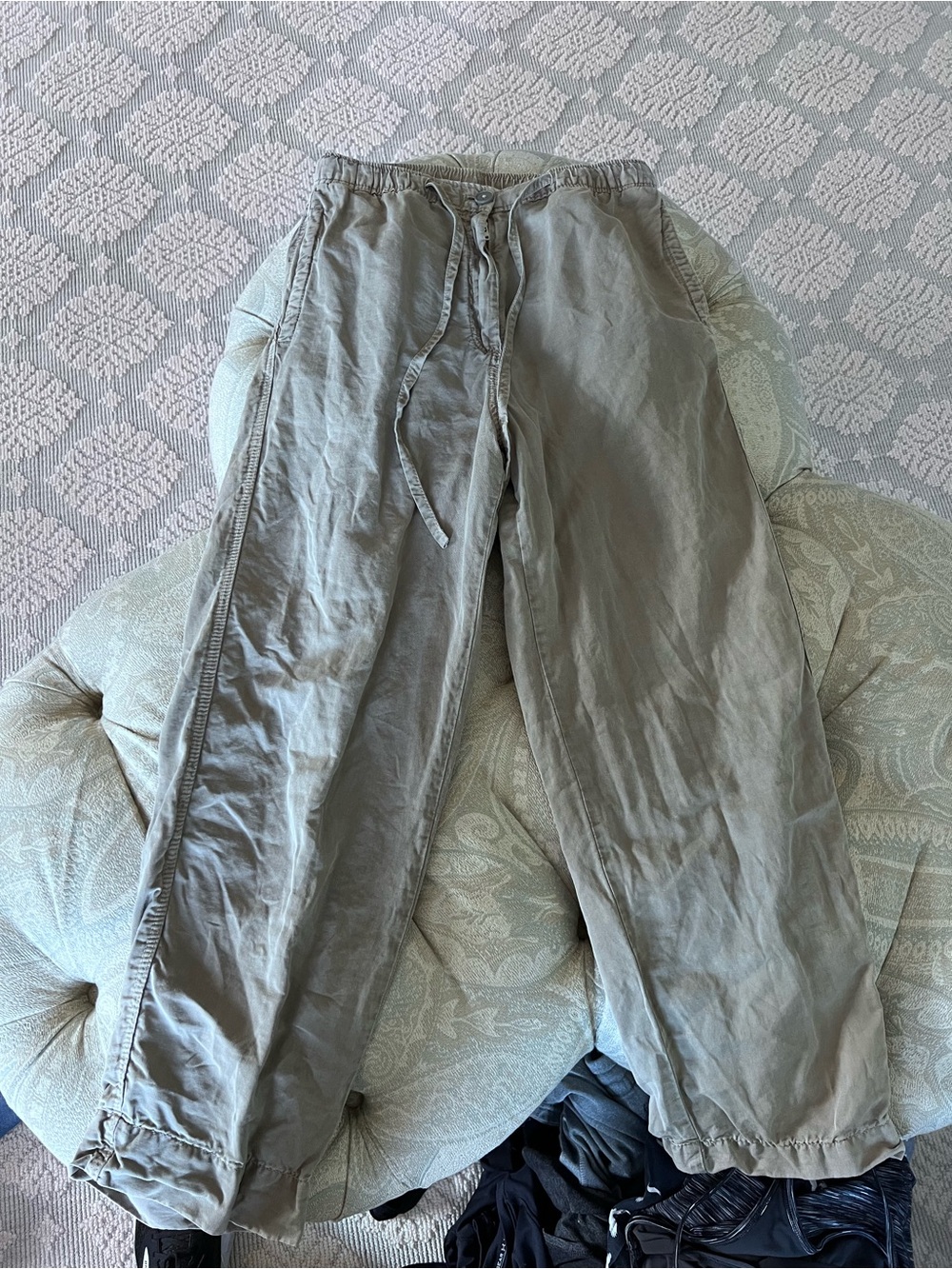 Zara woman’s  Olive Drawstring Casual cropped pants